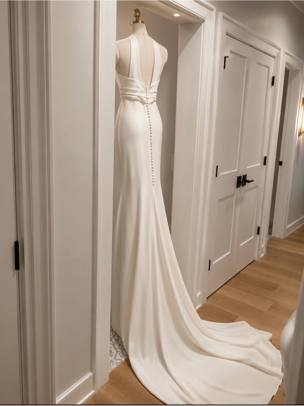 Atelier Pronovias White Crepe Fit & Flare Wedding Gown Size 8 Long Train - Picture 2 of 16